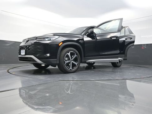 New 2026 Volkswagen Tiguan SE AWD/4WD image 31