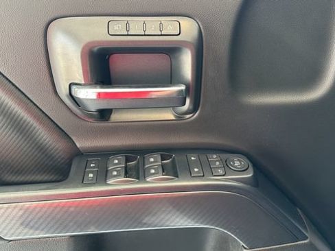 Used 2019 GMC Sierra 2500 SLT w/ All Terrain HD Package AWD/4WD image 8
