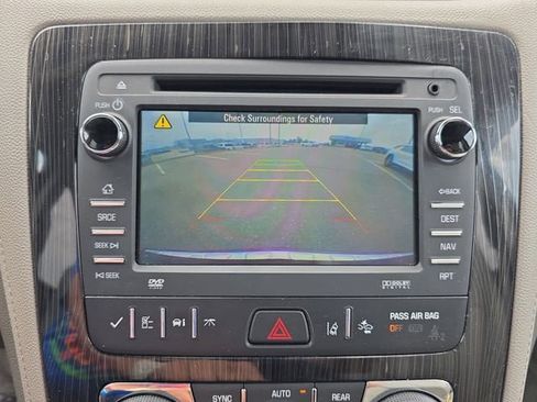 Used 2017 Chevrolet Traverse Premier FWD image 25