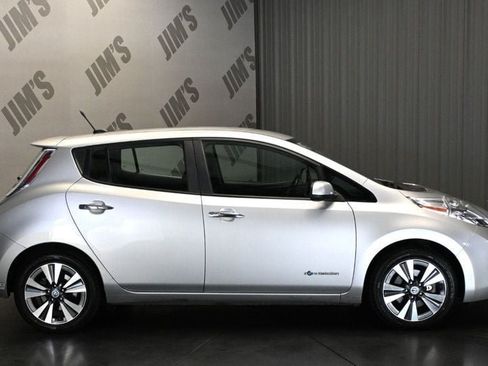 Used 2014 Nissan Leaf SL w/ Premium Package FWD image 4