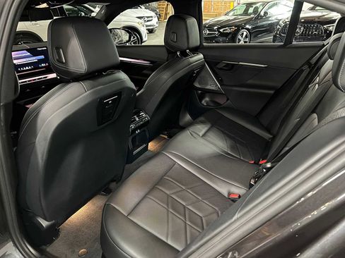 Used 2025 BMW i5 eDrive40i RWD image 19