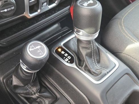 Used 2024 Jeep Wrangler Sport S image 11