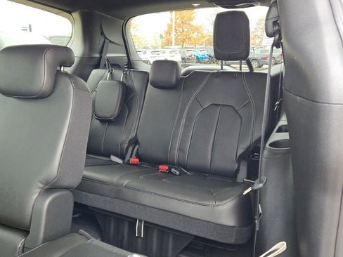 New 2026 Chrysler Pacifica Select image 19