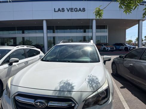 Used 2018 Subaru Outback 2.5i Limited AWD/4WD image 4