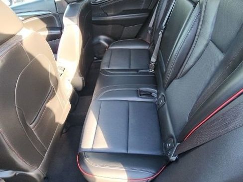 Used 2022 Buick Envision Essence w/ Sport Touring Package image 8