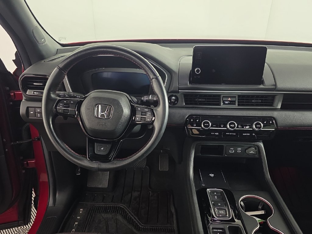Used 2025 Honda Pilot Black Edition image 11