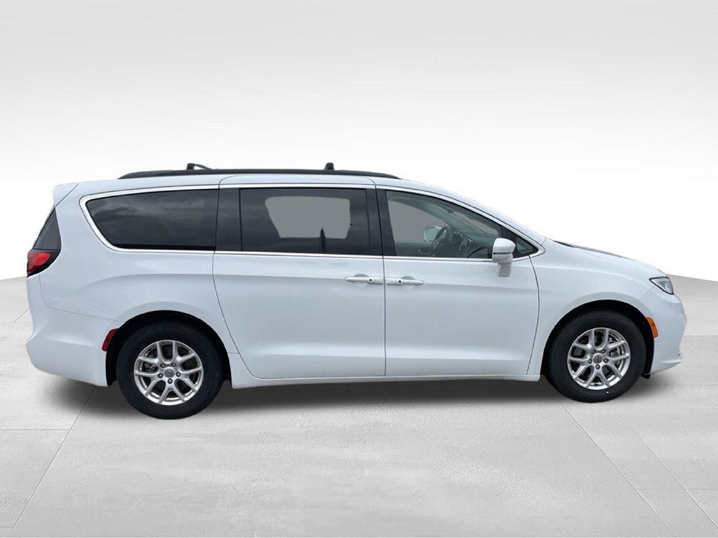 Used 2022 Chrysler Pacifica Touring-L FWD image 27