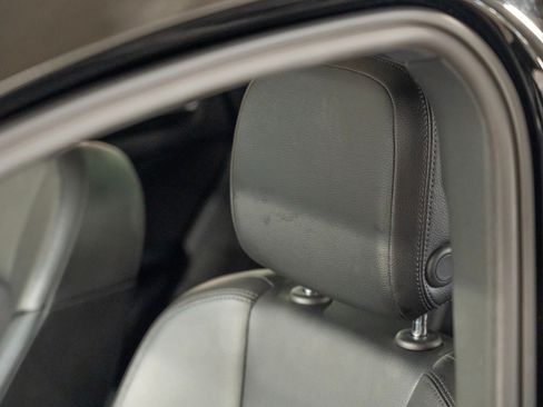 Certified 2020 Porsche Macan AWD/4WD image 23
