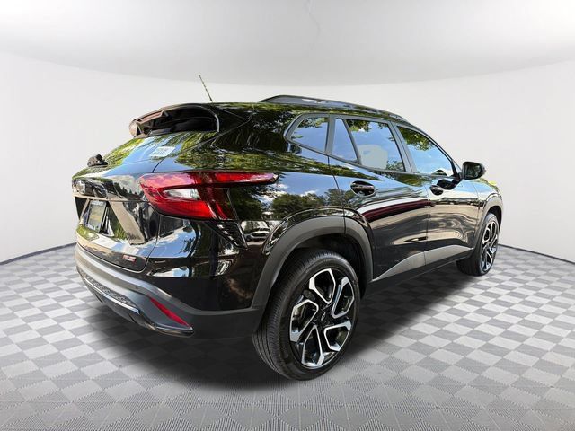 Used 2025 Chevrolet Trax RS w/ Sunroof Package FWD image 5