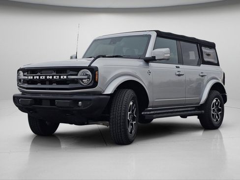 Used 2021 Ford Bronco Outer Banks image 19