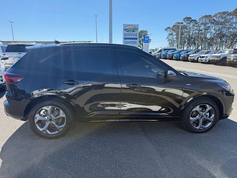 Used 2024 Ford Escape ST-Line w/ Cold Weather Package image 4