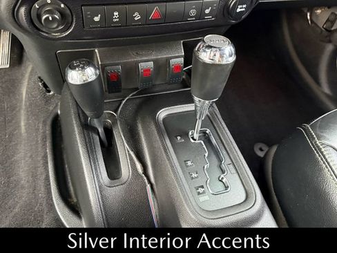 Used 2014 Jeep Wrangler Unlimited Rubicon image 31