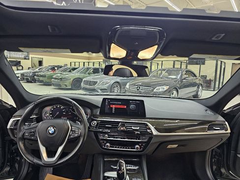 Used 2017 BMW 530i RWD image 27