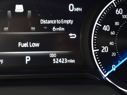 Used 2023 Toyota Venza Nightshade image 12