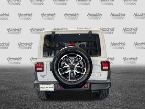 Used 2025 Jeep Wrangler Sport S image 9