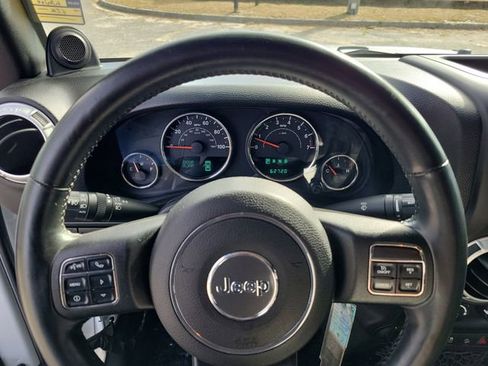 Used 2012 Jeep Wrangler Rubicon w/ PWR Convenience Group image 15