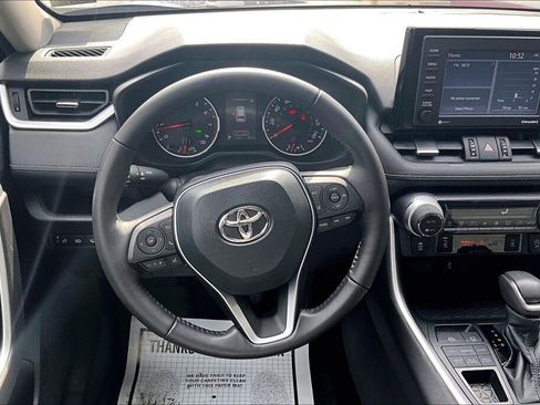 Used 2022 Toyota RAV4 XLE Premium AWD/4WD image 7