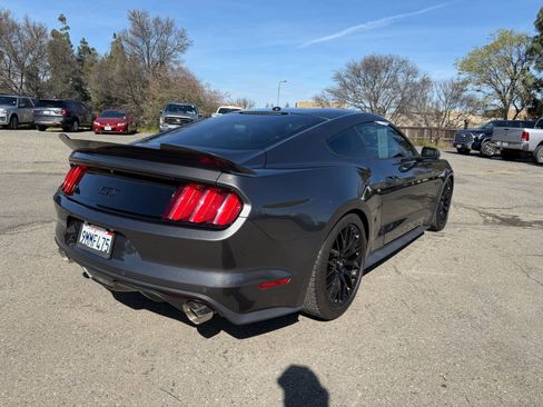 Used 2017 Ford Mustang GT Premium w/ GT Performance Package image 5