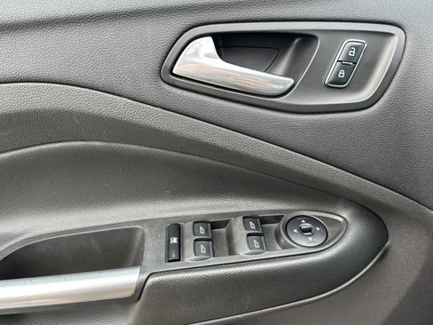 Used 2016 Ford Escape SE image 12