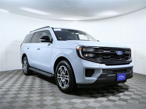 Certified 2025 Ford Expedition Active image 1