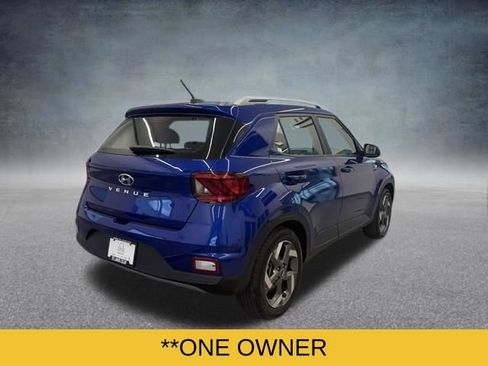 Used 2025 Hyundai Venue SEL FWD image 5