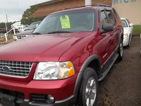 Used 2005 Ford Explorer Sport XLT image 3