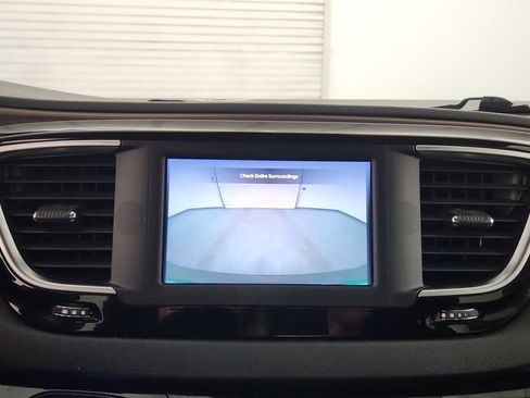 Used 2023 Chrysler Voyager LX FWD image 24