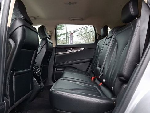 Used 2022 Lincoln Nautilus AWD w/ Premium Package image 10