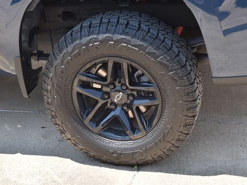 Used 2020 Chevrolet Silverado 1500 LT Trail Boss AWD/4WD image 12