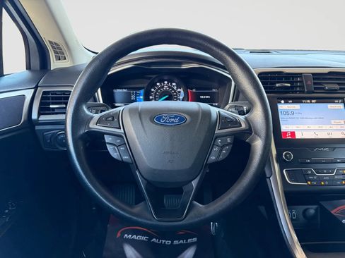 Used 2019 Ford Fusion SE FWD image 27