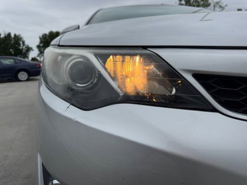 Used 2014 Toyota Camry SE FWD image 28
