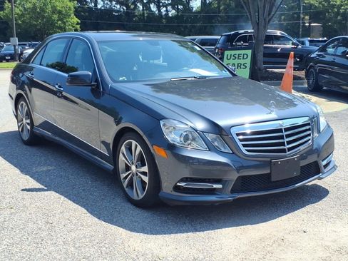 Used 2013 Mercedes-Benz E 350 4MATIC Sedan image 5