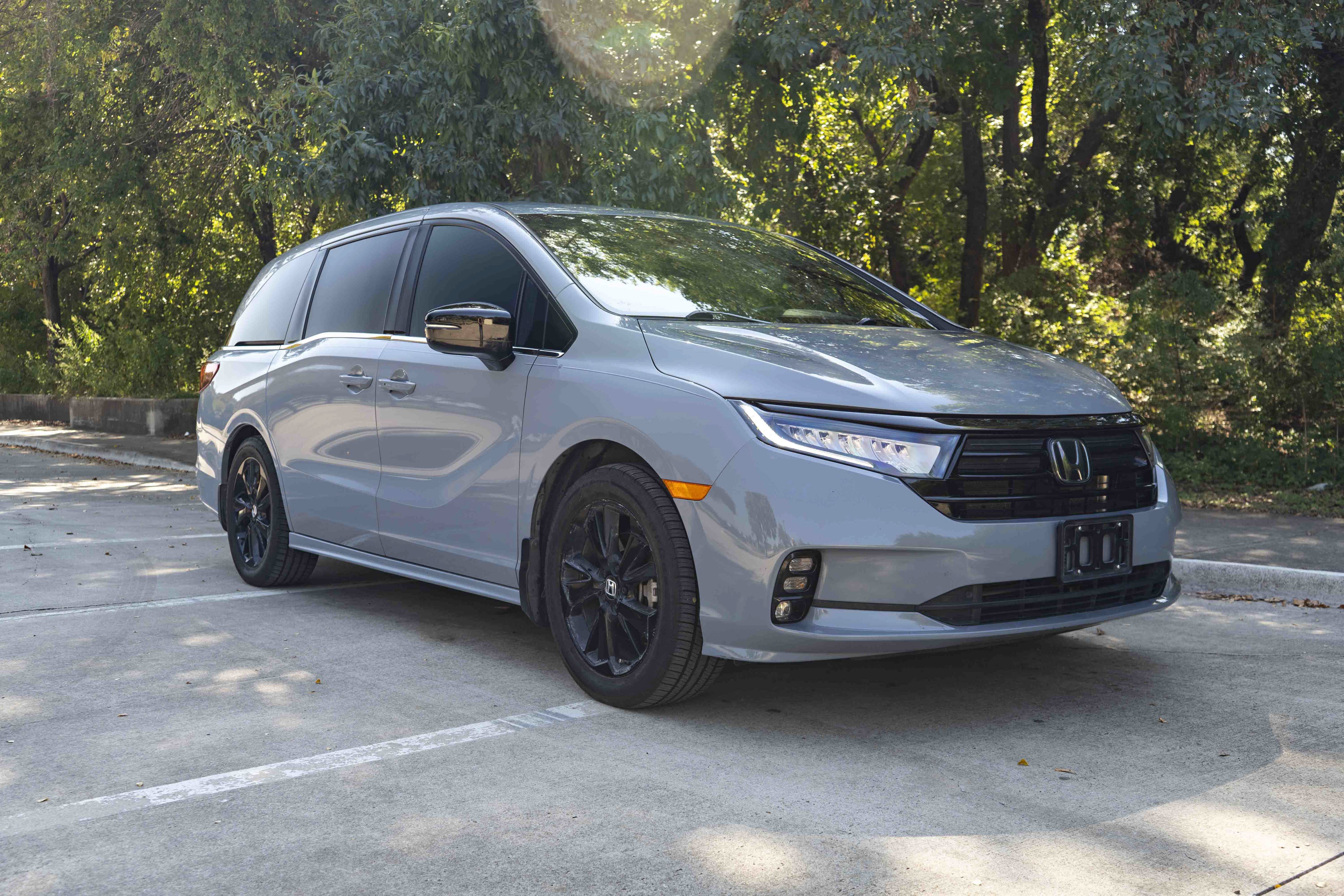 Used 2024 Honda Odyssey Sport image 2
