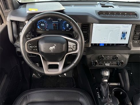 Used 2025 Ford Bronco Badlands image 11