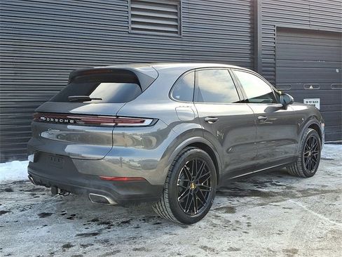 Used 2024 Porsche Cayenne image 7