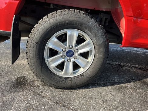 Used 2015 Ford F150 XLT AWD/4WD image 9