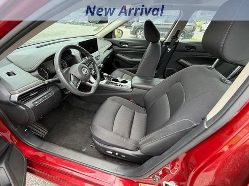 Used 2024 Nissan Altima 2.5 SV w/ SV Premium Package FWD image 10