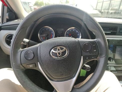 Used 2018 Toyota Corolla LE image 21
