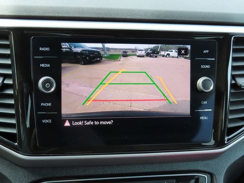 Used 2022 Volkswagen Atlas Cross Sport SE image 5