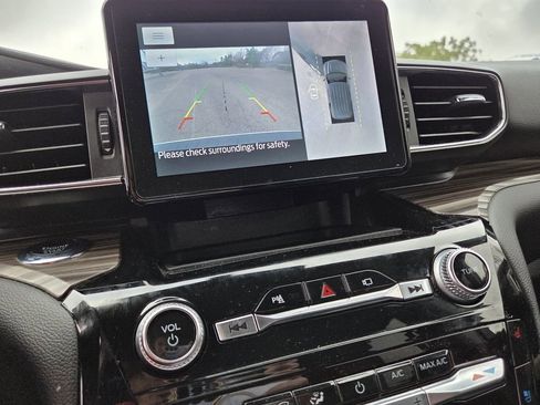 Used 2023 Ford Explorer Limited w/ Equipment Group 301A image 11