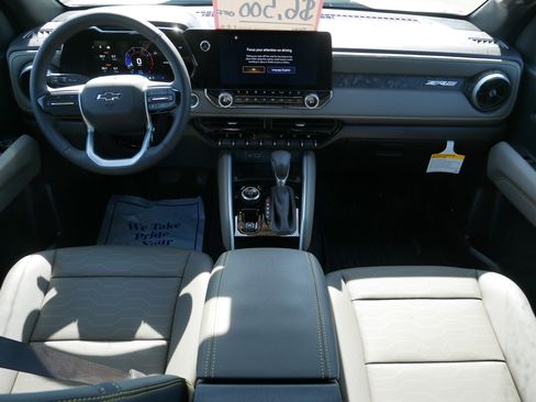 New 2025 Chevrolet Colorado ZR2 w/ Off-Road Front Bumper Package AWD/4WD image 6