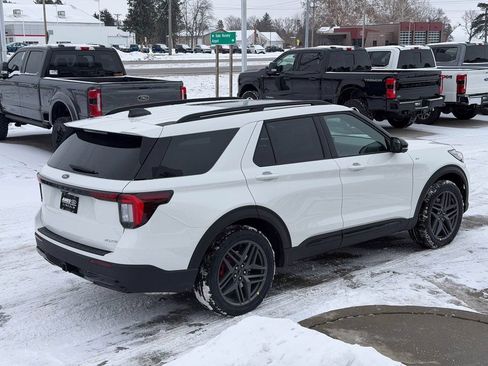 New 2026 Ford Explorer ST-Line w/ ST-Line Street Pack AWD/4WD image 5