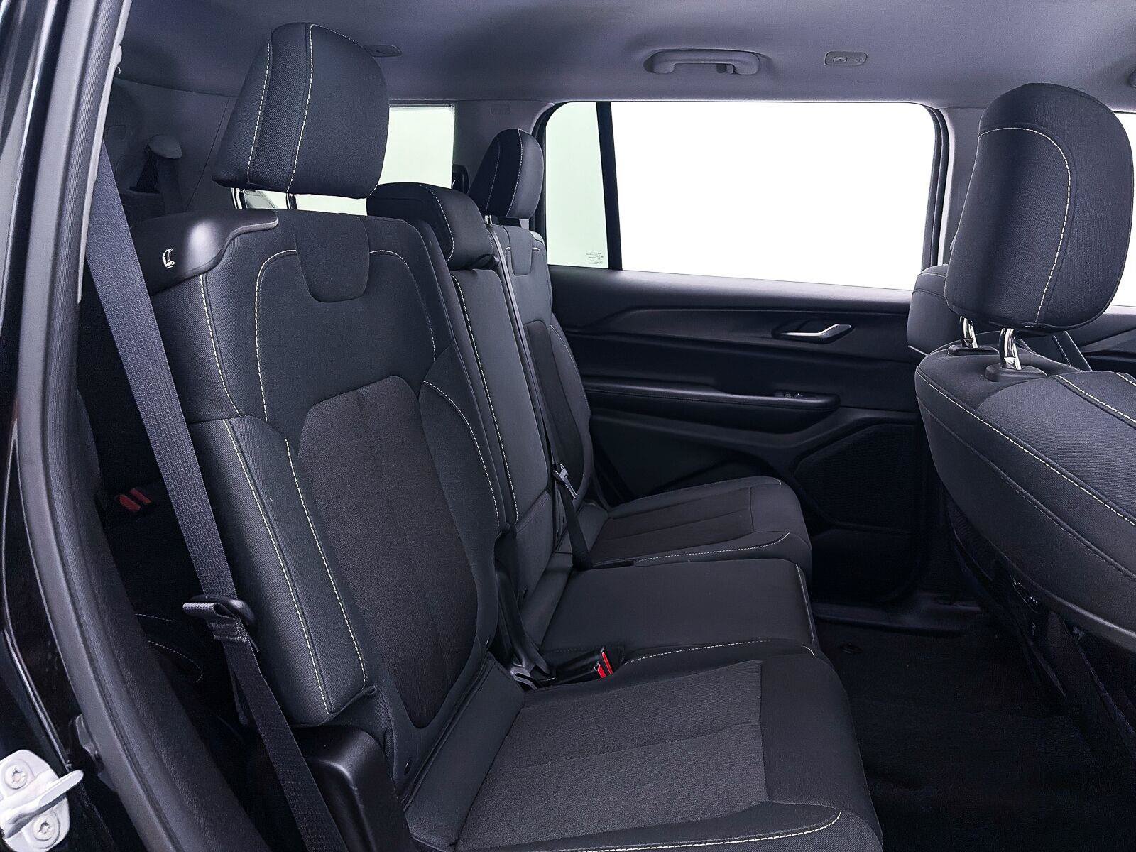 Used 2023 Jeep Grand Cherokee L Laredo w/ Luxury Tech Group I AWD/4WD image 36