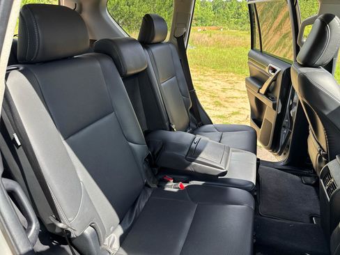 Used 2014 Lexus GX 460 AWD/4WD image 18