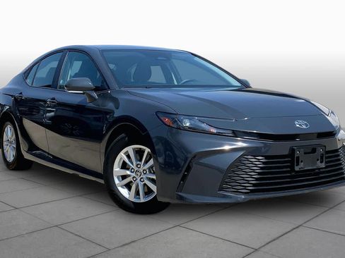 Used 2025 Toyota Camry LE FWD image 3