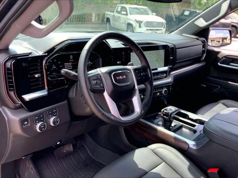 Used 2025 GMC Sierra 1500 SLT image 18