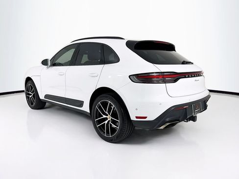 Certified 2023 Porsche Macan AWD/4WD image 3
