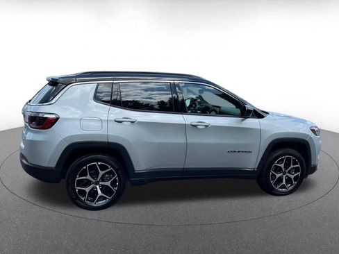 Used 2025 Jeep Compass Limited AWD/4WD image 17