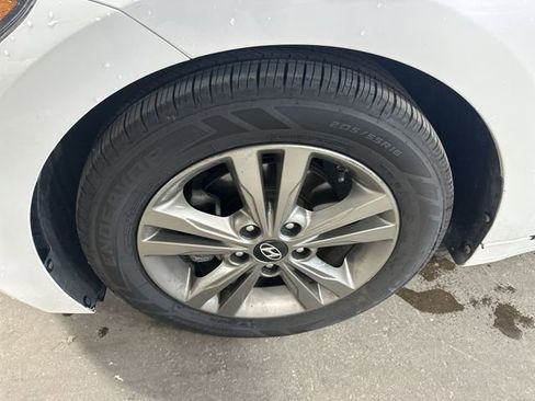 Used 2018 Hyundai Elantra Value Edition FWD image 23