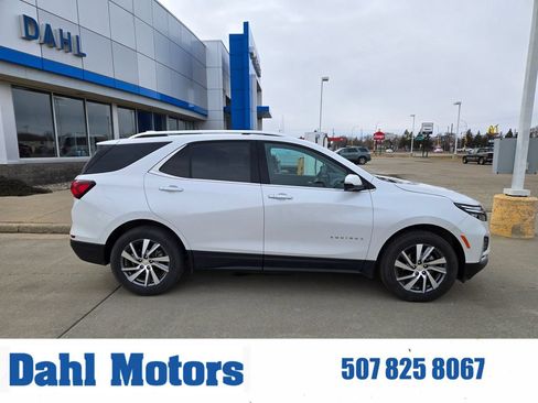 Used 2024 Chevrolet Equinox Premier AWD/4WD image 1